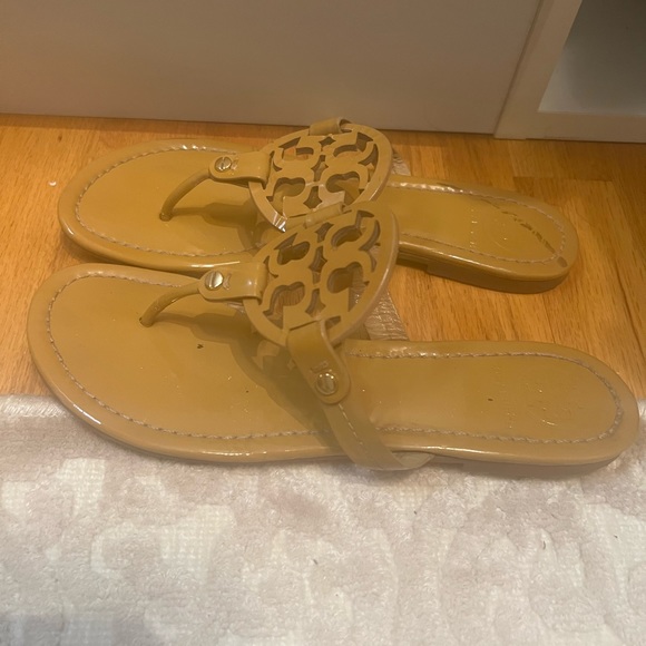 Tory Burch Miller Sandals EUC - Picture 5 of 16